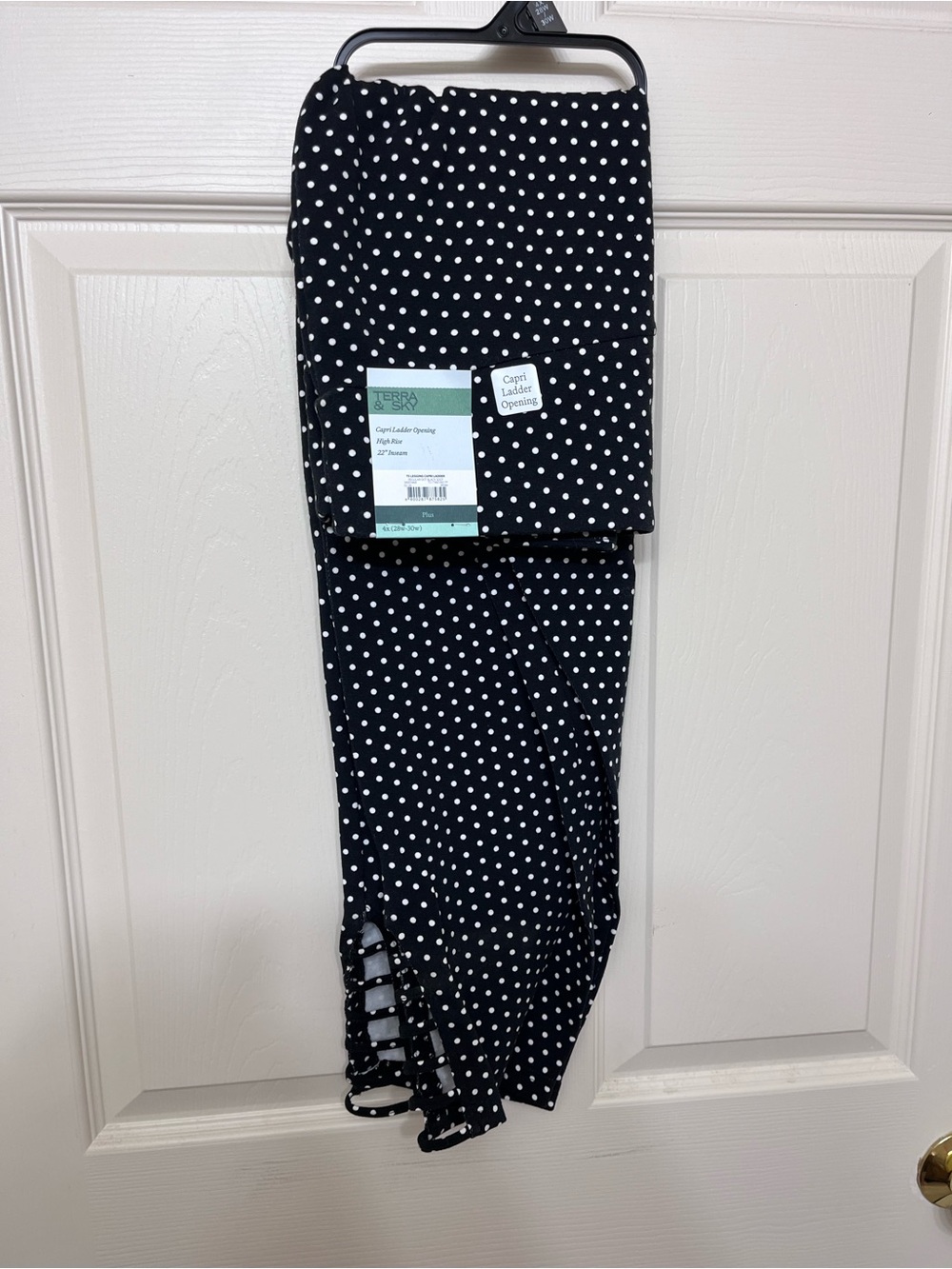 Terra & Sky Black Capri Leggings with White Polka Dots